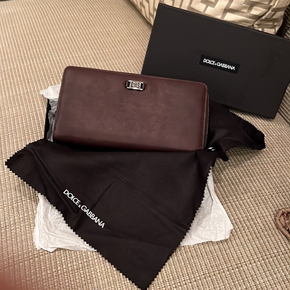 Dolce & Gabbana Calfskin ZIP Wallet in Cocoa